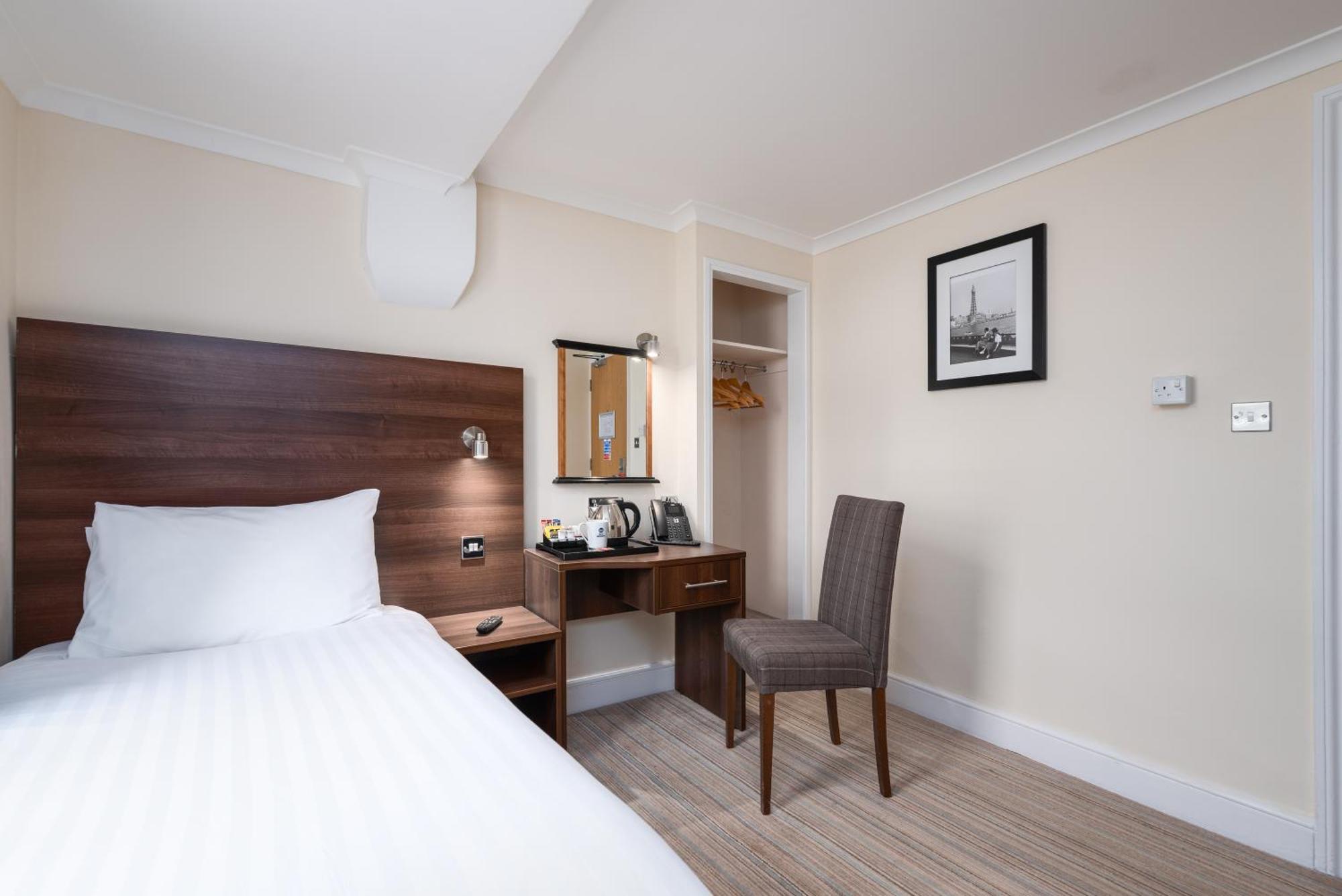 בלקפול Best Western Carlton Hotel חדר תמונה